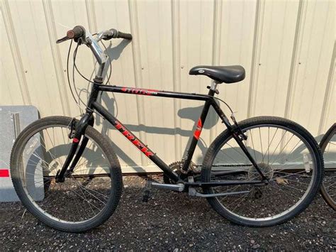 26 Trek 800 Sport Mountain Bike Lee Real Estate And Auction Service