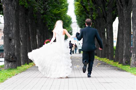 9 Ways Getting Married Is Good for Your Finances
