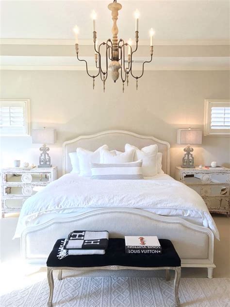 Both natural and serene, our 2021 paint color palette of the year was chosen by our color and design experts to bring warm lightness and a sense of calm to a space. Wall Paint Color: Sherwin Williams Accessible Beige ...
