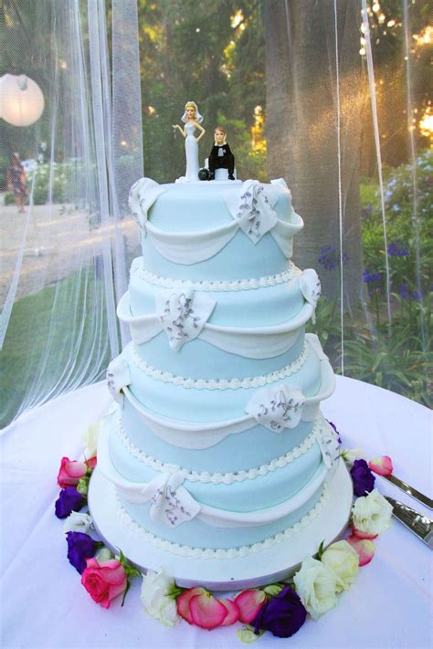 Find over 100+ of the best free wedding cake images. Pin by Linda V Lewis on Wedding Cakes | White wedding ...