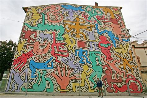 Keith Harings Pisa Mural Tuttomondo A Multi Story Piece Of Art