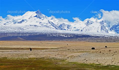 Himalayas View From The Tibetan Plateau — Stock Photo © Lihana111