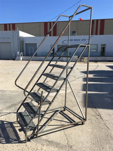 Ladders Aero Mock Ups Inc