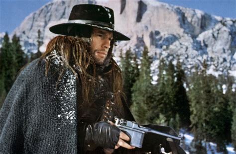 Eastwood somente começou a ter destaque após interpretar o misterioso homem sem nome na trilogia dos dólares de sergio leone. Leichen pflastern seinen Weg | Film-Rezensionen.de