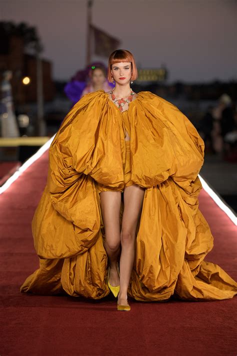Dolce Gabbana cautivó al público con su colección de Alta Moda en