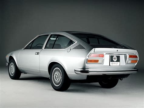ALFA ROMEO Alfetta GT specs & photos - 1974, 1975, 1976, 1977, 1978