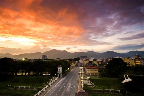 If you travel with an airplane (which has average speed of 560 miles) from penang to ipoh, it takes 0.14 hours to arrive. EXACTLY How To Go From Ipoh To Cameron Highlands [2020 ...