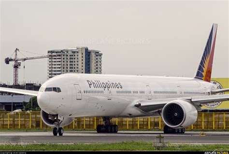 Rp C7775 Philippines Airlines Boeing 777 300er At Manila Ninoy Aquino