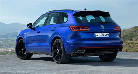 Volkswagen Touareg Spy Shots Mild Update For Mid Sizer