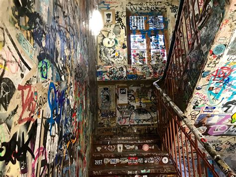 Die individuellsten friseure in berlin. Auf eigene Faust: Abgefahrene Streetart Tour durch Berlin ...