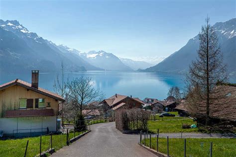 Discover Lake Brienz In The Interlaken Region Packed Again