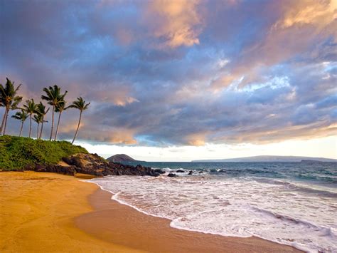 The 10 Best Hidden Beaches In Hawaii Hidden Beach Beach Secret Beach