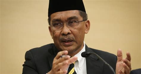 Takiyuddin hassan and azalina othman exchanged tweets on 'shifting goalposts and changing the rules of the game'. Law minister Takiyuddin says Opposition yet to submit names for Emergency advisory panel ...