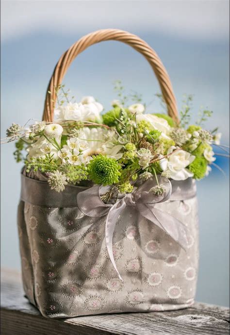 Johnson blew everyone out of the water in 2004 when she finished first in the k1 500m race johnson, a native of san diego, has been training at the olympic training center in chula vista. bridal bouquet purse | Hochzeit