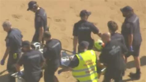Beach Rescue Hundreds Of Swimmers Rescued From Bondi Beach