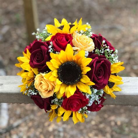 Baby's breath baby's breath is the common name given to gypsophila and a popular choice for wedding arrangements. Rose and Sunflower Bouquet, Bride Bouquet, Sunflower ...