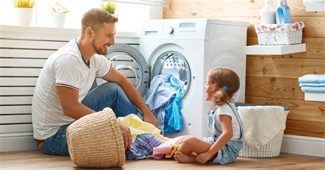 Richtig Wäsche waschen Anleitung für weiße bunte Wäsche