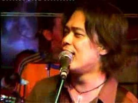 Pasalnya, dikabarkan film tersebut akan menampilkan lagu terbaru dari band tersebut. selamat pengantin baru-spider - YouTube