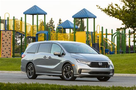The 6 Best Minivans for 2021: Photos and Details | U.S. News