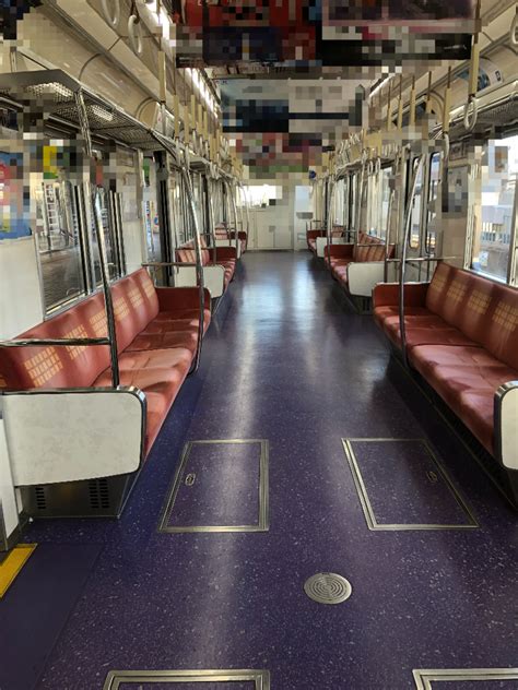 全般的には 新20系 をベースに、80系などで採用された最新技術を取り入れ、さらに発展させたものとなっている。 谷町線においての新型車両の投入は 22系 の投入以来19年ぶりで、 2009年 から 2013年 にかけて13編成が導入された。 大阪メトロ谷町線の22系リファイン車両の先頭車両の車内です ...