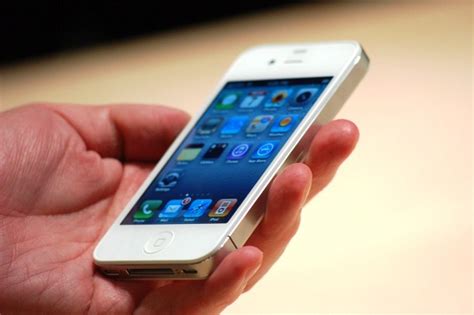 Iphone 4 Price Tariffs For Uk Buyers Techradar