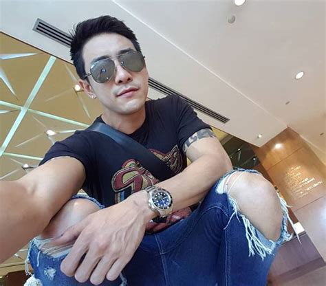 2521 อายุ 40 ปี บ้านเกิด จังหวัดเชียงใหม่ เป็นนักร้อง นักแสดง พิธีกร จบการศึกษาระดับประถมศึกษา. บอย พิษณุ เผยแพลนแต่งสาวนอกวงการ รอสร้างบ้าน 10 ล้าน บอย ...