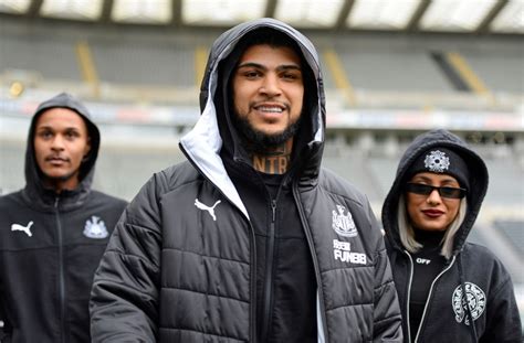 Sosyal medyada pozisyonun görüntüsü paylaşan sarı kırmızılı taraftarlar, lens'in yedlin'e olan müdahalesinin kırmızı kart olması gerektiğini belirtti. Report: DeAndre Yedlin situation could affect Newcastle ...
