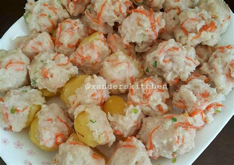 Kupas kulit luar 200 gram udang, kemudian cincang. Resep Siomay ikan oleh Xander's Kitchen | Resep | Resep ...