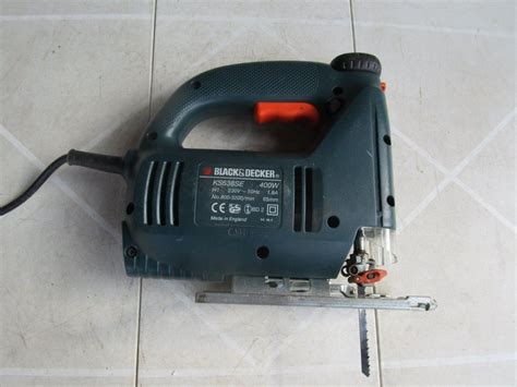 Die belüftungslöcher gewähren eine optimale luftzufuhr, so dass auch ein längerer spaziergang bei nässe richtig spaß machen kann. Stichsäge Black%Decker | Kaufen auf Ricardo