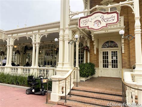 guest review tonys town square restaurant in disney worlds magic kingdom my xxx hot girl