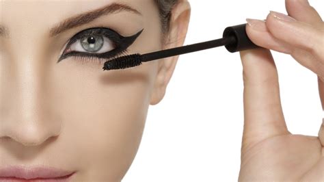Eyeliner Mistakes Youre Probably Making