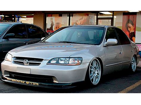 Research the 1998 honda accord at cars.com and find specs, pricing, mpg, safety data, photos, videos, reviews and local inventory. 1998 Honda Accord - Information and photos - Zomb Drive