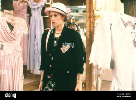 Pretty In Pink Molly Ringwald 1986 Stock Photo Alamy
