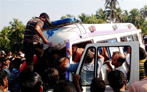 Mangalore Today Latest Main News Of Mangalore Udupi Page Udupi Bus Ambulance Collision On