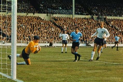 Inglaterra, alemania federal, portugal, unión sovietica, argentina, hungría, uruguay, corea del norte, italia, españa, brasil, méxico, francia, chile. ANOTANDO FÚTBOL *: MUNDIAL 1966 * PARTE 11