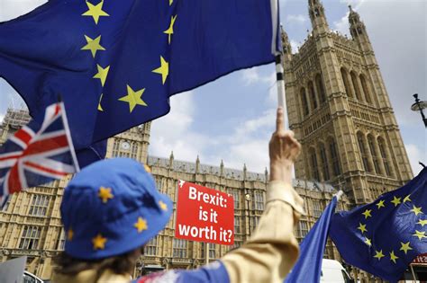 Britains Brexit Dilemma Should It Compromise Or Confront The Eu Wsj