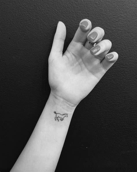 Tatuaggi Piccoli Femminili Pi Di Mini Idee E Dove Realizzarle