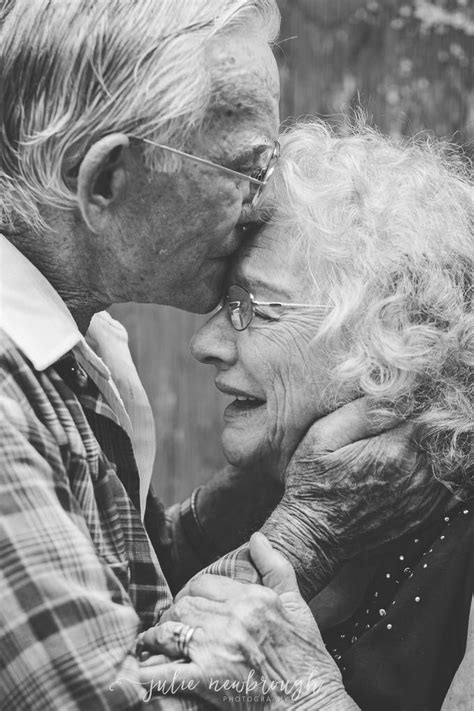 Couples Âgés Older Couples Cute Couples Goals Old Couple In Love Old Love Old People Love