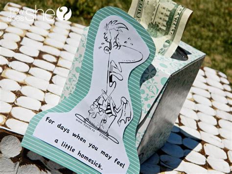 I've broken them up into three sections: 25 Creative Graduation Gift Ideas 2017
