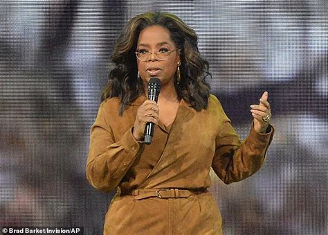 Oprah Winfrey Debunks Fake News That She Has Been Arrested For Sex Trafficking Daily Mail Online