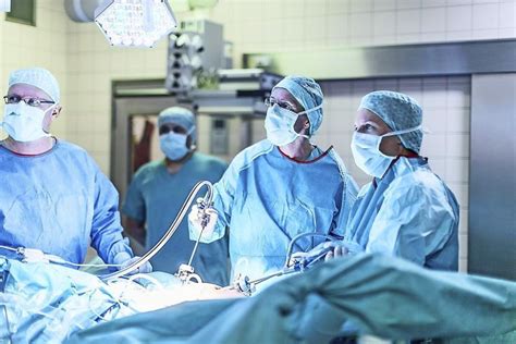 Krebsbehandlung Mit Minimal Invasiver Chirurgie News Esslinger Zeitung