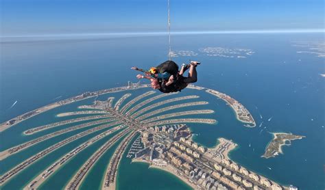 سكاي دايف دبي أهم الأنشطة، أسعار التذاكر، والمزيد عالم السفر