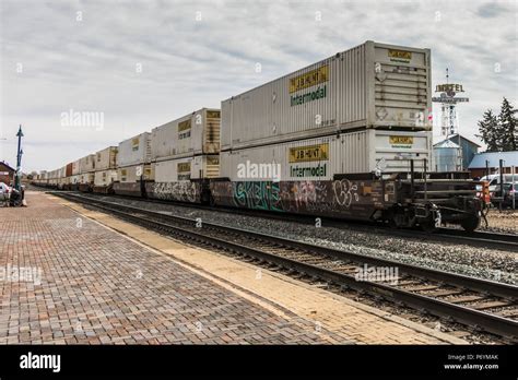 Bnsf Eastbound Container Train Rolling Through Flagstaff Az Stock