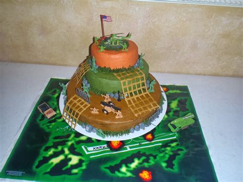 Check out these awesome army cake ideas. Dessert Diva's Kitchen: Deacon's Army Man Birthday Cake (2010)