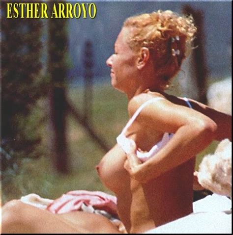 Esther Arroyo Página fotos desnuda descuido topless bikini pezón