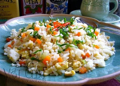 Meski tampak sederhana dan disukai banyak orang, nyatanya tidak semua orang pernah membuat belut goreng sendiri. NASI GORENG UDANG KERING.... - Dapur Tanpa Sempadan