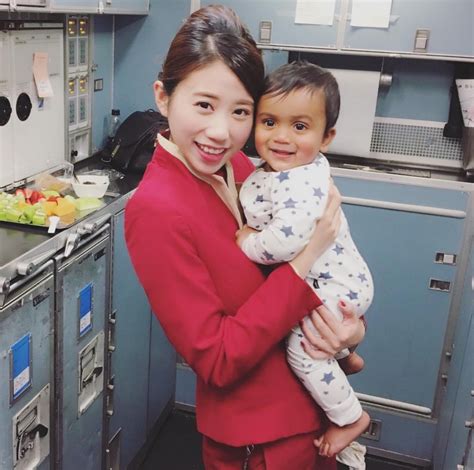 Cathay pacific passengers are permitted to carry cabin baggage on board their flight, however, the specific allowance is depending on the class of service that is booked. 【Hong Kong】 Cathay Pacific Airways cabin crew / キャセイパシフィック ...