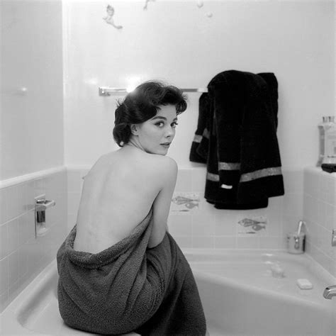 Natalie Wood Ready To Take A Bath At Her Home In Laurel Canyon Los Angeles Natalie Wood