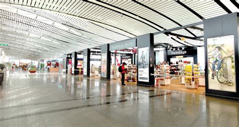 Rajiv gandhi international airport is located in hyderabad iata code is hyd. Rajiv Gandhi International Airport, Hyderabad (RGIA ...