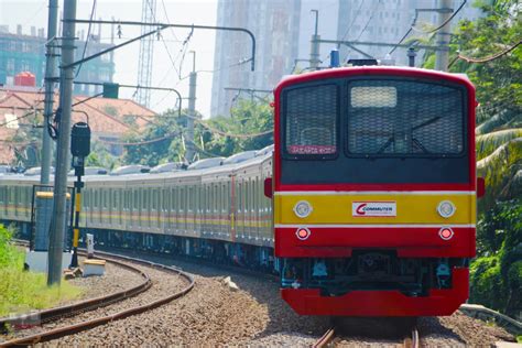 PSBB Transisi Kembali KRL Commuter Line Beroperasi 04 00 22 00